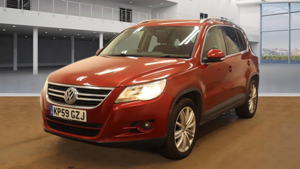 VOLKSWAGEN Tiguan